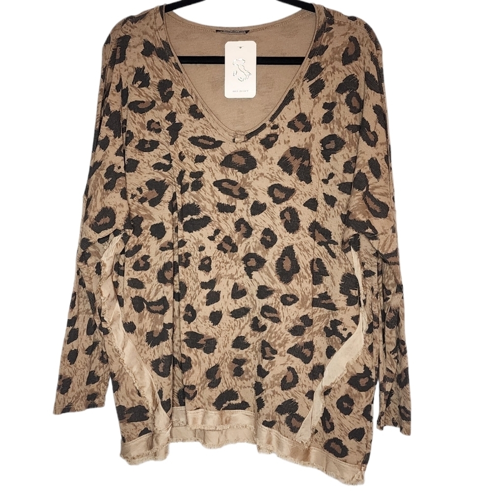 NWT M Made in Italy Leopard print long sleeve shirt.